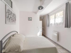 Maisons de vacances Cozy Hillside Escape in Berre : photos des chambres