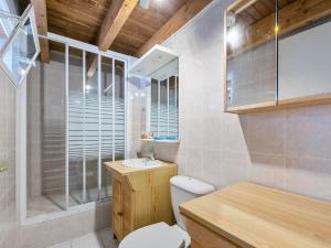 Villas Villa in Roquebrun with Private Pool : photos des chambres
