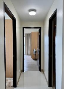 Panoramic Seaview near Airport Facing the Bay 14H