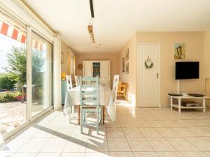 Villas Villa in Roquebrun with Private Pool : photos des chambres