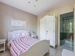 Villas Villa in Roquebrun with Private Pool : photos des chambres