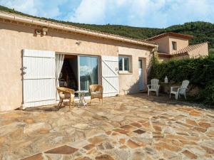 Villas Villa in Roquebrun with Private Pool : photos des chambres