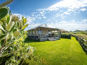Luxury Glampsite with Sea Views