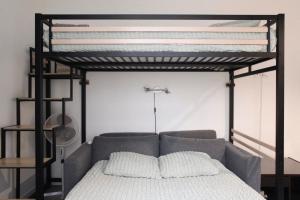 Cozy studio apartment near Montmartre