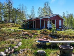 Idyllic Lakeside Retreat in Munkedal-By Traum