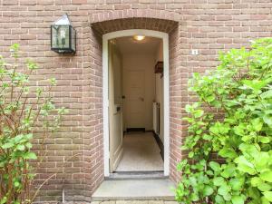 from the Zealand coast and 20km from Brugge!