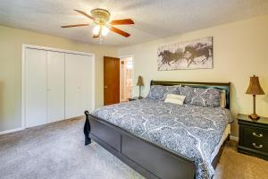 half Mi to DeSoto Lake Hot Springs Village Home