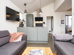 10 person holiday home in Harboøre-By Traum