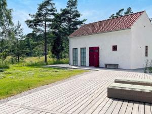 10 person holiday home in KATTHAMMARSVIK