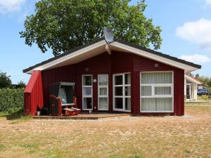 6 person holiday home in GROEMITZ