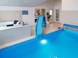 18 person holiday home in Hasselberg