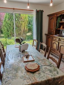Villas Maison 6 pers jardin 3000m2 a 50 m de la riviere : photos des chambres