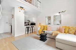 104 Hideaway Loft Studio