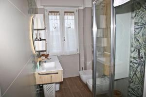 Da Santa - Center, Fiera Rho, Malpensa, Milan, Laghi