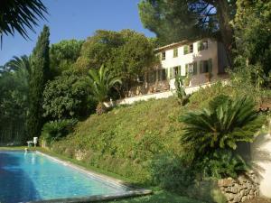 Scenic villa in Cannes with private pool