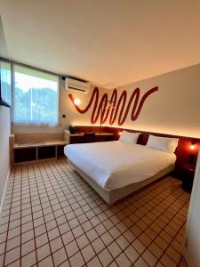 Hotels The Originals City, Hotel du Phare, Bordeaux Merignac : photos des chambres