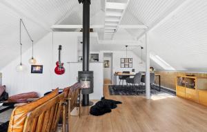 2 Bedroom Stunning Home In Skjern