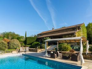 Poolside Haven in Salles