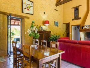 Maisons de vacances Poolside Haven in Salles : photos des chambres