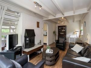 Holiday Home in Noordwijkerhout by Forest & Lake