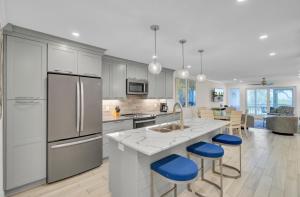 Beach Club Villa 25 by Wild Dunes, Oceanfront