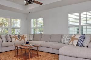 Dubs Beach Retreat by Pristine Properties Vacation Rentals