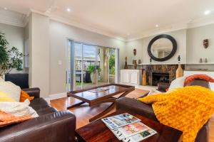 Beachside Villa - Camps Bay