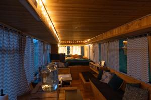 Autobuseek - Unique Stay in Karosa 735