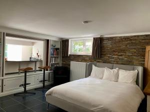 Studio swimming pool BXL