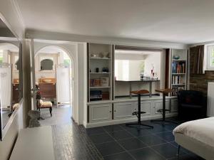 Studio swimming pool BXL