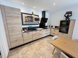 Maisons de vacances Residence du Golf - Jacuzzi et Parking Gratuit : photos des chambres
