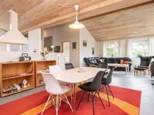 8 person holiday home in Hjørring-By Traum