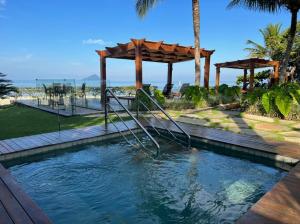 Juquehy Alto Padrão Pé na Areia - governanta inclusa