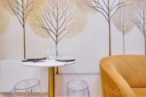 Beautiful studio in small house near Eiffel Tower