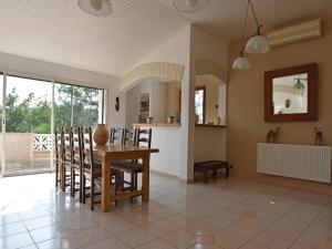 Villas Villa in Saint-Paul with Private Pool : photos des chambres