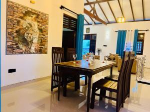 King Royal - Tangalle