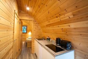 Cosy and eco-friendly cabins next to 16th century pub