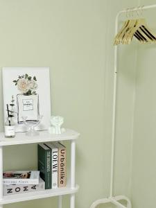 1-2 Floor Private 2 Bathrooms Busan Station KTX 10 minutes on foot, Choryang Station 5 minutes # Maximum 8 people