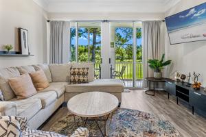 Peninsula Links B203