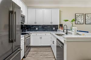 Peninsula Links B203