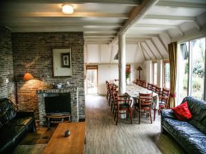 Farmhouse in Waskemeer with Large Garden