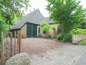 Farmhouse in Waskemeer with Large Garden