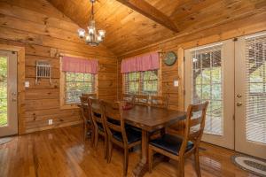 Baskins Creek Retreat by American Patriot Getaways