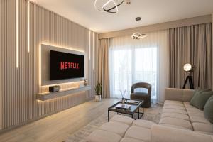 Premium 1BDR Apartment in Yas Island near Ferrari World, Sea World, F1