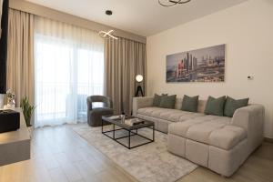 Premium 1BDR Apartment in Yas Island near Ferrari World, Sea World, F1