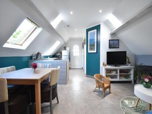 Maisons de vacances Holiday Home in Quineville near Beach : photos des chambres