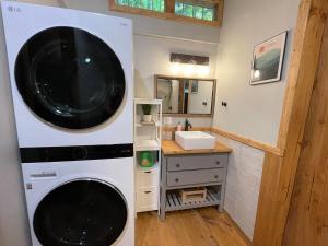 Jai Hollow Tiny Home Cottage