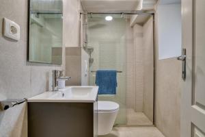 Waterfront Palace apartment by MN Property