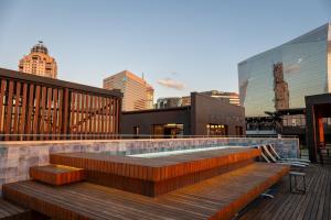 Sunset Views - King Bed - Workspace - Sandton