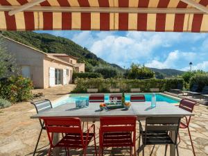 Villas Villa in Montouliers with Private Pool : photos des chambres